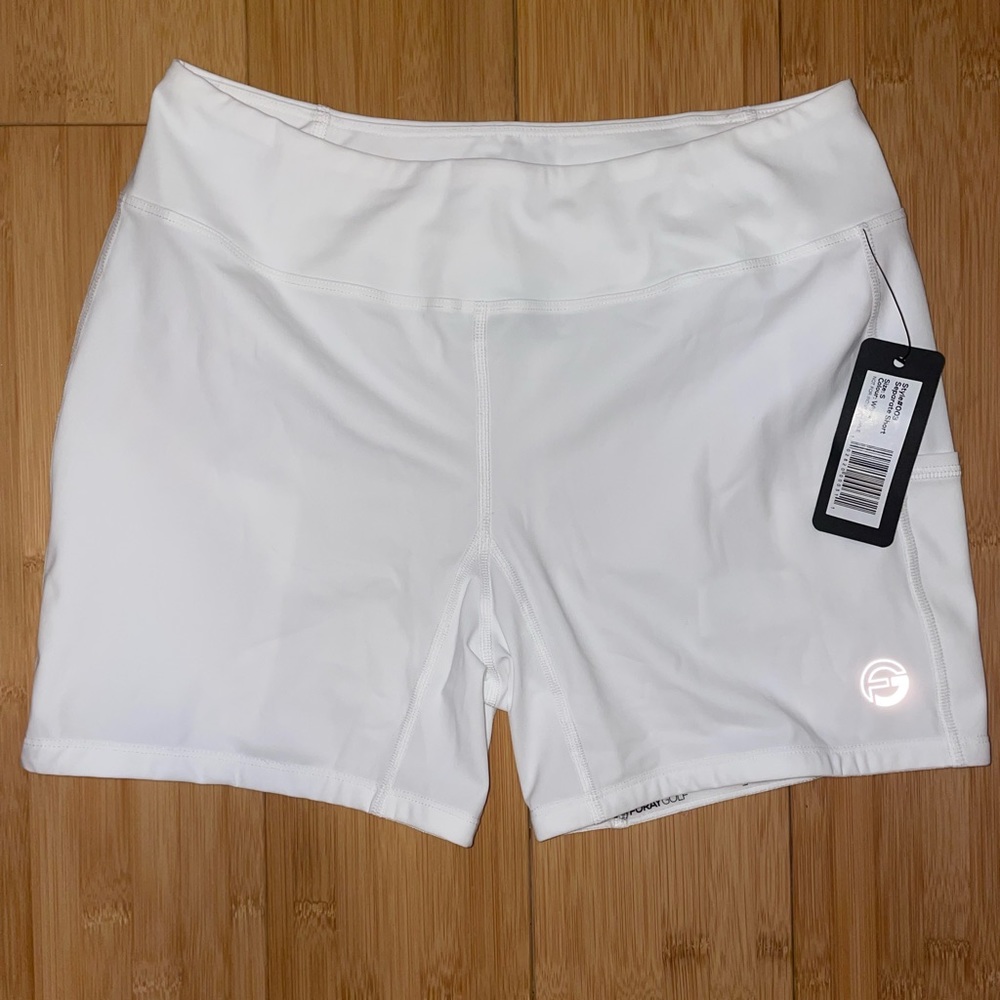 Designer FORAY GOLF- Women’s White Golf shorts Size Small. NEW WITH TAGS!🤍